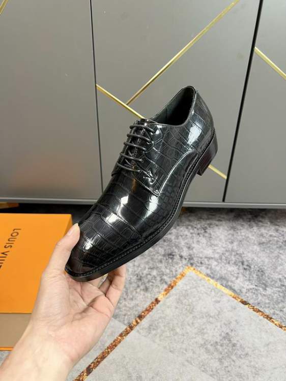 Picture of Louis Vuitton Shoes _SKULVsz38-45mnf011314023